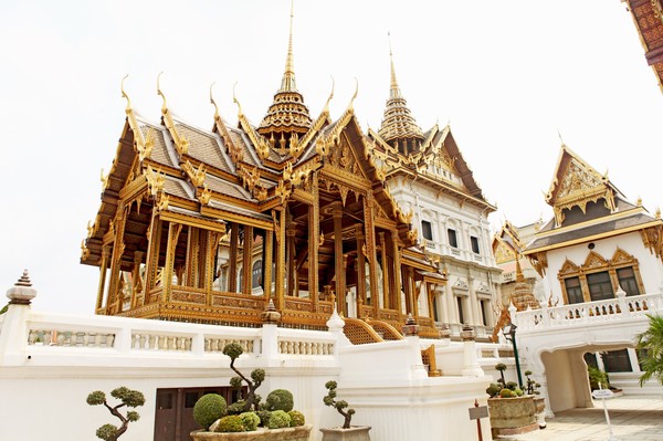 新华社曼谷１１月２３日专电（记者李颖　杨舟）泰国将在将来３个月内减免包罗中国在内的１９个国度和地域的旅游签证用度。